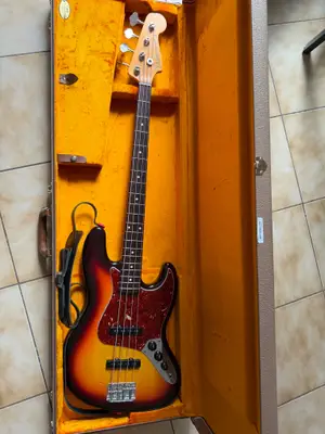 Fender Custom Shop Jazz Bass USA 3-Color Sunburst, numéro R62349, avec étui - Miniature 5