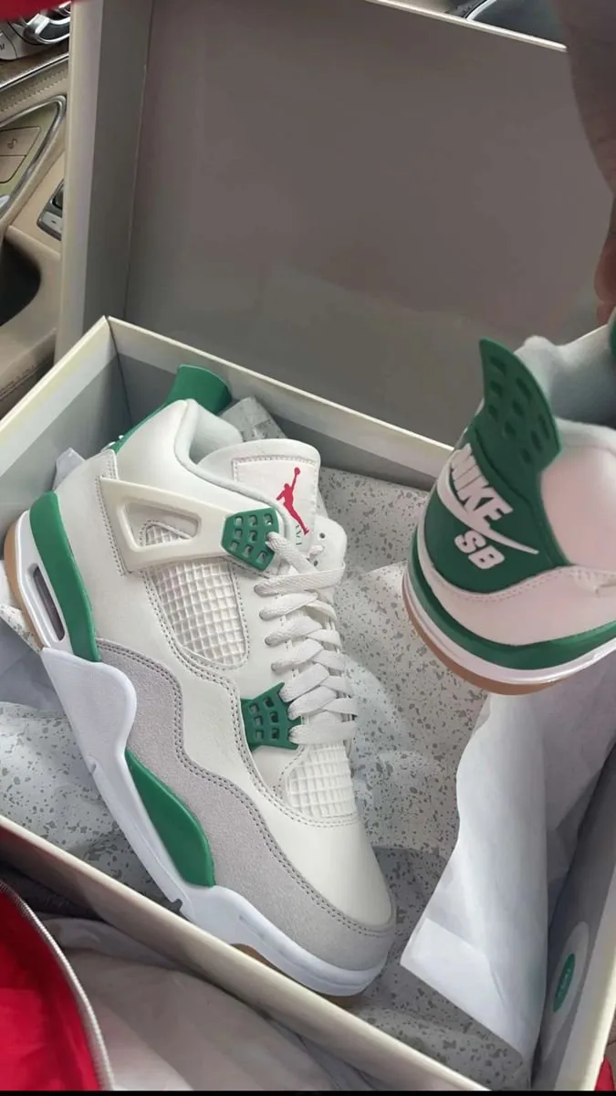 Sneakers Jordan 4 blanc/vert taille 41 neuves avec boîte - Photo 1