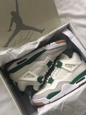 Sneakers Jordan 4 blanc/vert taille 41 neuves avec boîte - Miniature 3