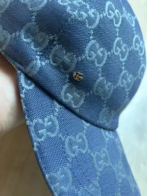 Modèle Gucci Dubai bleu, très peu porté, en très bon état - Miniature 5