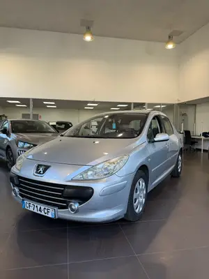 Peugeot 307 1.6 HDi 110 ch Confort diesel, 2006, 5 portes
