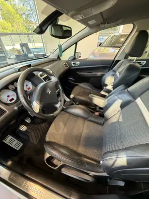Peugeot 307 1.6 HDi 110 ch Confort diesel, 2006, 5 portes - Miniature 4