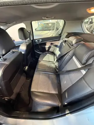 Peugeot 307 1.6 HDi 110 ch Confort diesel, 2006, 5 portes - Miniature 5