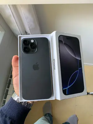 iPhone 16 Pro Max 256 Go en excellent état, boîte d’origine, premier propriétaire - Miniature 5