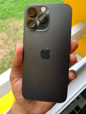 iPhone 16 Pro Max 256 Go en excellent état, boîte d’origine, premier propriétaire