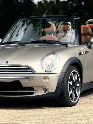 Mini Cooper Cabriolet 1.6 essence 2008 - 180 000 km