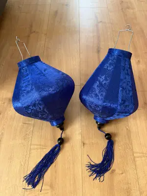 Lanterne traditionnelle vietnamienne de Hoi An en soie et bambou 30 x 20 cm