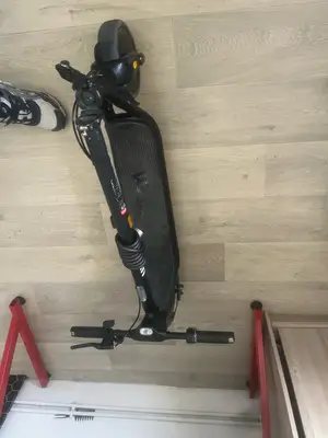 Trottinette électrique 2 ans - Accélérateur cassé