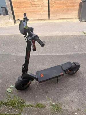 Trottinette Kukurin G4 en état comme neuf, 591 km, sans égratignure