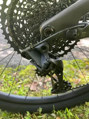 Vélo en bon état - Miniature 4