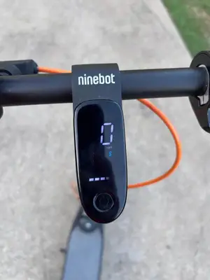 Scooter en bon état - Miniature 2