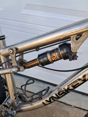 Vélo en bon état - Miniature 3