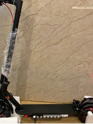 Trottinette électrique neuve 350 W, batterie 36 V 10,4 Ah, chargeur inclus - Miniature 5