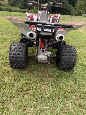 Moto à 4 roues - Miniature 2