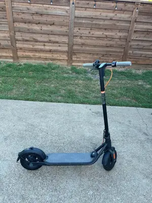 Scooter en bon état - Miniature 4