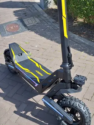 Trottinette électrique 1200 W modèle 2026, autonomie env. 60 km - Miniature 4