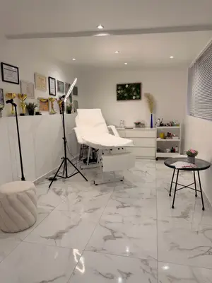 Microblading, microshading et micropigmentation des lèvres en promotion - Miniature 5