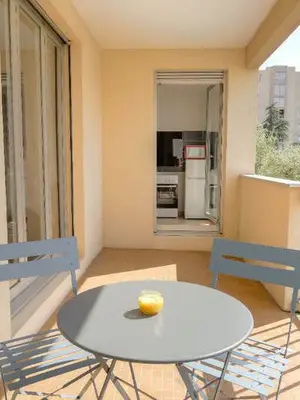 Location T2 meublé sur 69008 Lyon de 41m² - Miniature 2