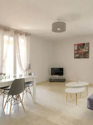 Location T2 meublé sur 69008 Lyon de 41m² - Miniature 7