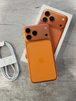 iPhone 17 Pro Max Cosmic Orange comme neuf