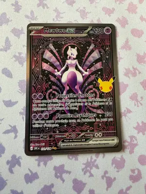 Carte Mewtwo 151 Celebration version française