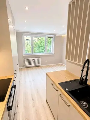Maison a louer et à vendre.Logement avec 3 chambres, salon, cuisine, 3 douches et terrasse - Miniature 4