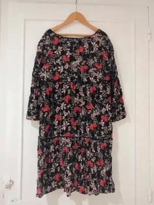 Robe Ba&sh Ève taille 36/S, coupe courte, manches 3/4 et imprimé fleuri ( négo, envoie=poste) - Miniature 5