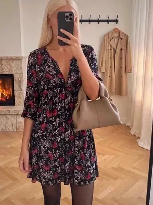 Robe Ba&sh Ève taille 36/S, coupe courte, manches 3/4 et imprimé fleuri ( négo, envoie=poste)