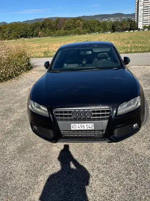 Audi A5 2008 en excellent état avec 8 jantes alu été/hiver