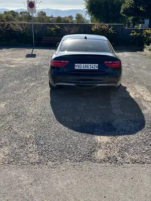 Audi A5 2008 en excellent état avec 8 jantes alu été/hiver - Miniature 3