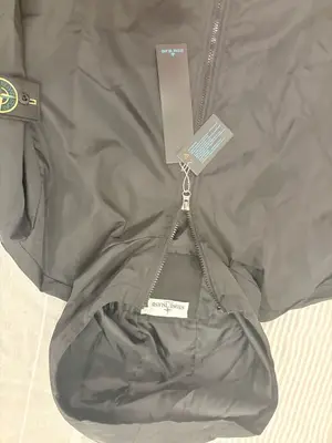Veste Stone Island taille L neuve avec étiquette - Miniature 2