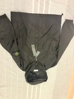 Veste Stone Island taille L neuve avec étiquette