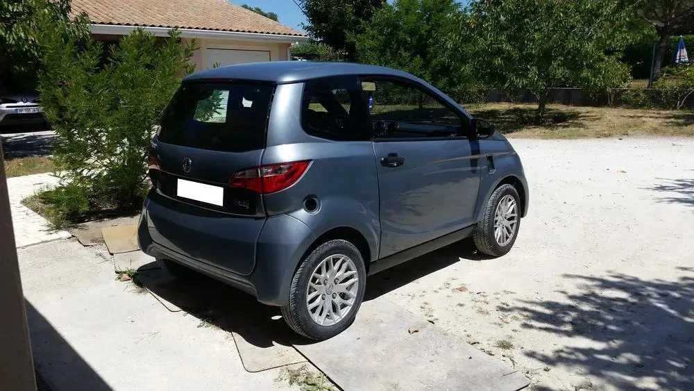 Voiture sans permis AIXAM E-CITY - Photo 1