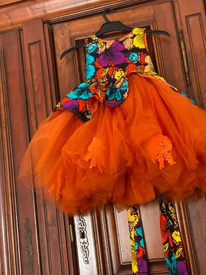 Robe pour fille 5 ans portée une seule fois, très propre