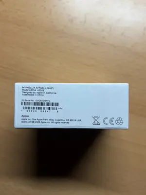 Apple AirPods 4 avec réduction de bruit, en très bon état et avec boîte - Miniature 3