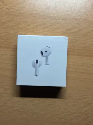 Apple AirPods 4 avec réduction de bruit, en très bon état et avec boîte