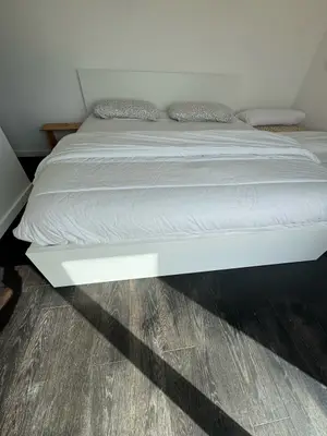 Cadre de lit MALM IKEA 2 places comme neuf - Miniature 3