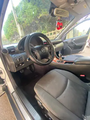 Mercedes-Benz Classe C 2003 - 292 443 km