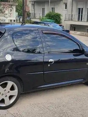 Toyota Yaris - Miniature 3