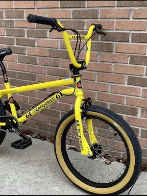 Vélo à vendre pour financer des frais de scolarité - Miniature 2