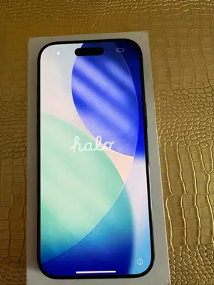 iPhone 17 Air en état quasi neuf, sans rayures, avec boîte d’origine et coque - Miniature 5