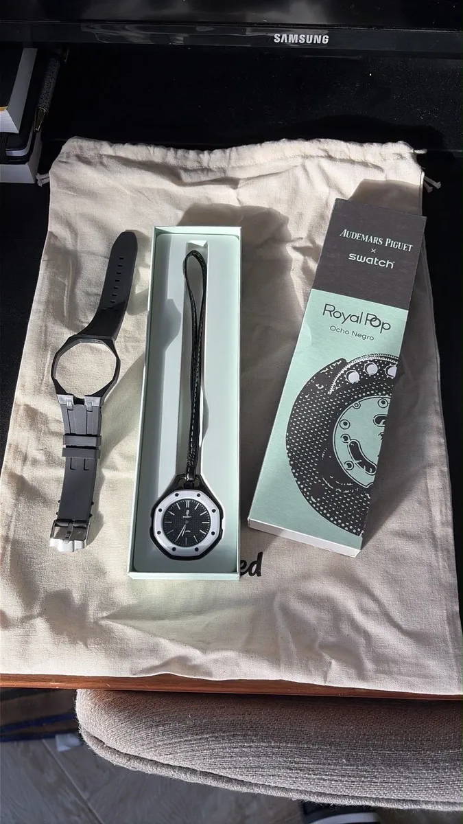 Montre AP x Swatch Ocho Negro Édition - Photo 1
