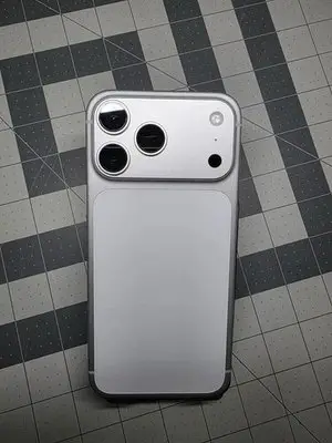 Apple iPhone 17 Pro Max - Miniature 2