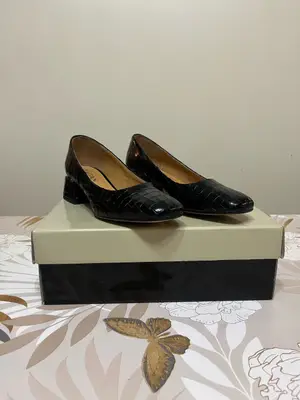 Talons femme noirs neufs avec accessoires de remplacement