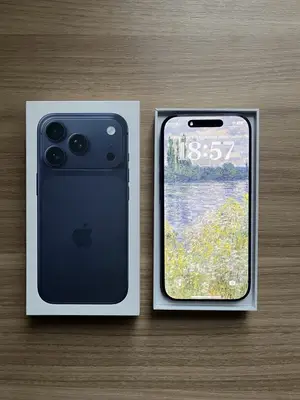 iPhone 17 Pro Max 256 Go bleu neuf - Miniature 2