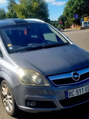 Opel Zafira - Miniature 4