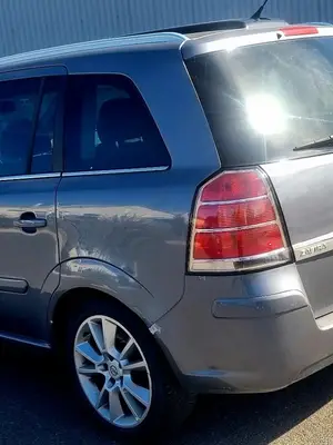 Opel Zafira - Miniature 5