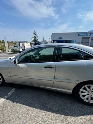 Voiture moteur 2.2 boîte automatique en très bon état général