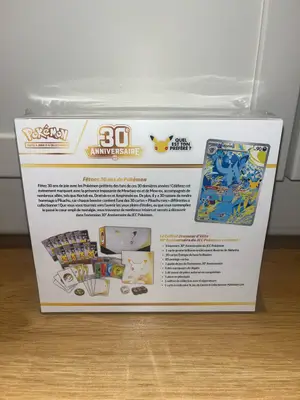 Elite Trainer Box Pokémon TCG 30th Anniversary, édition spéciale neuve scellée - Miniature 2