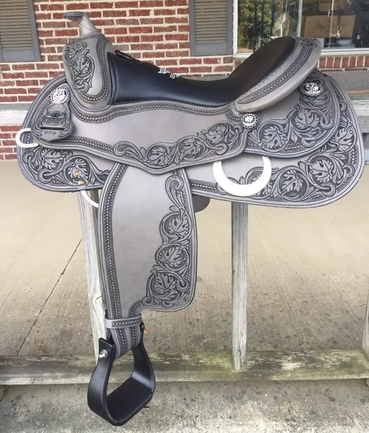 Selle western de show gravée à la main, siège nubuck de 15,5 à 16 pouces - Photo 1